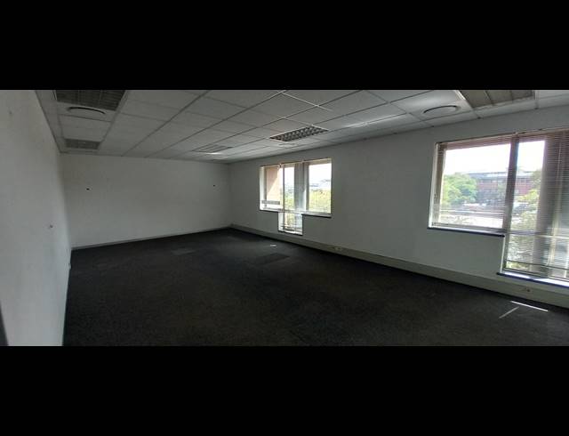 712M² OFFICE TO LET IN WOODMEAD